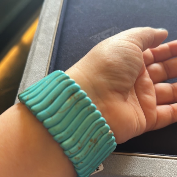 NWT Madame Butterfly Hand made Elasticated Bracelet in real Turquoise stones! - Picture 12 of 13
